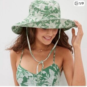 American Eagle Outfitters Green and White Floral Bucket Hat with Chin Tie